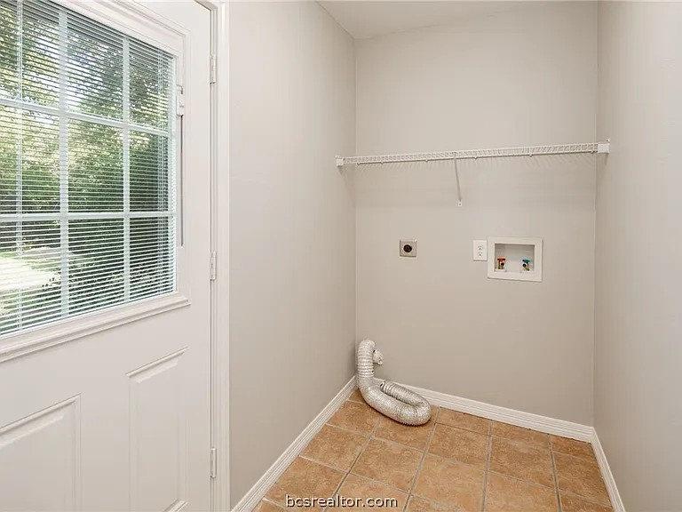 1004 Edgewood Dr — Photo 21