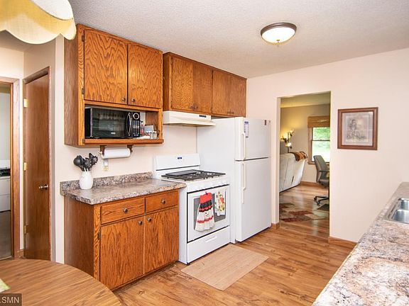 5th image of 3518 Viking Blvd NE