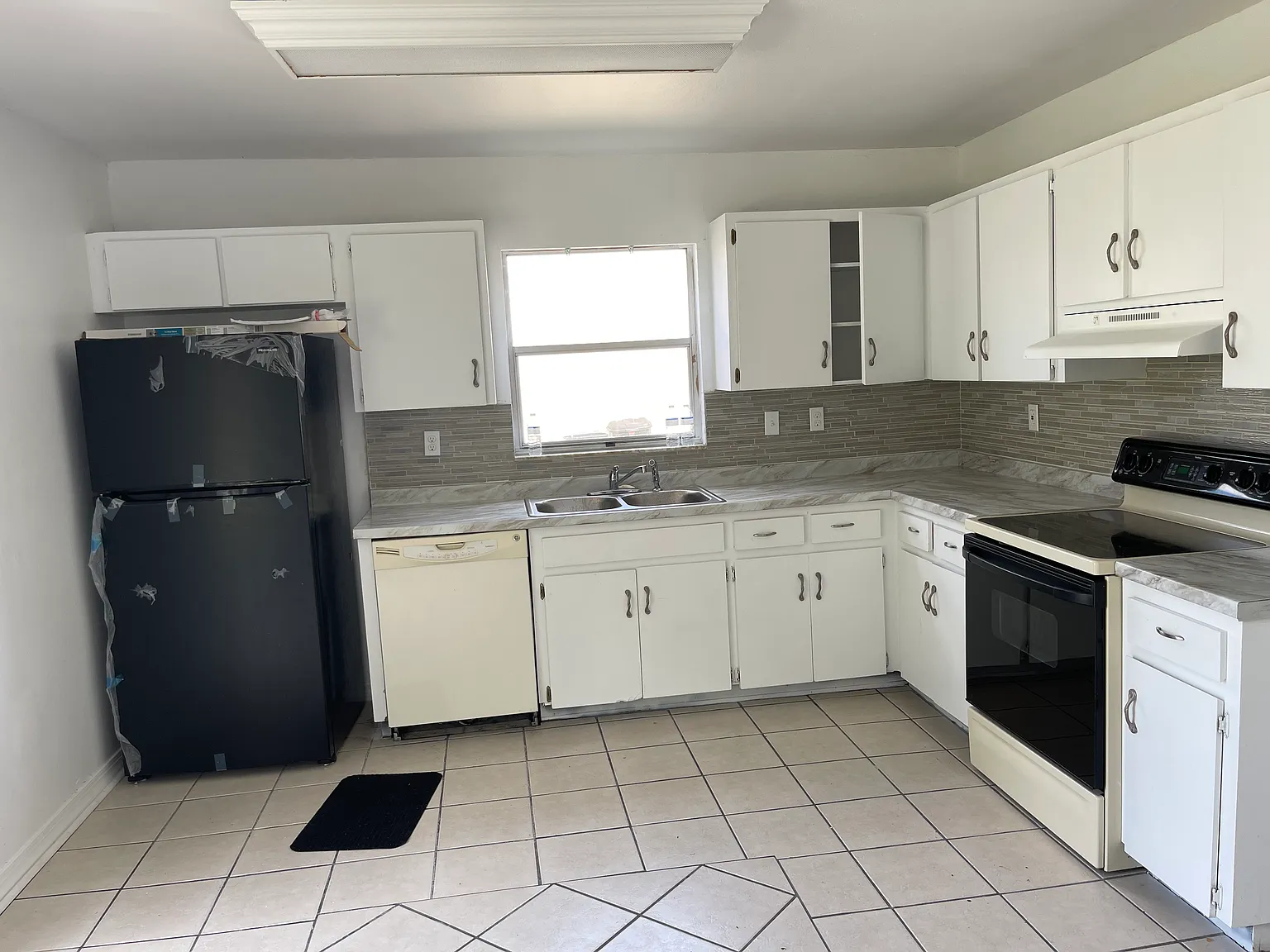 10355 White Cedar St — Photo 3