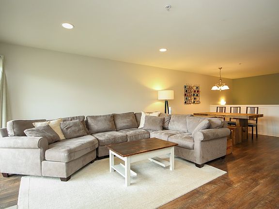4th image of 140 W Oakbrook Dr