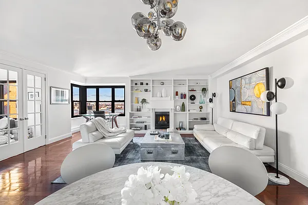 NY様 New Luxury Apartments in Upper West Side NYC | 266 W 96