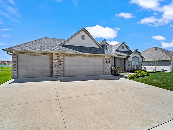 3rd image of 1933 Lasso Cir