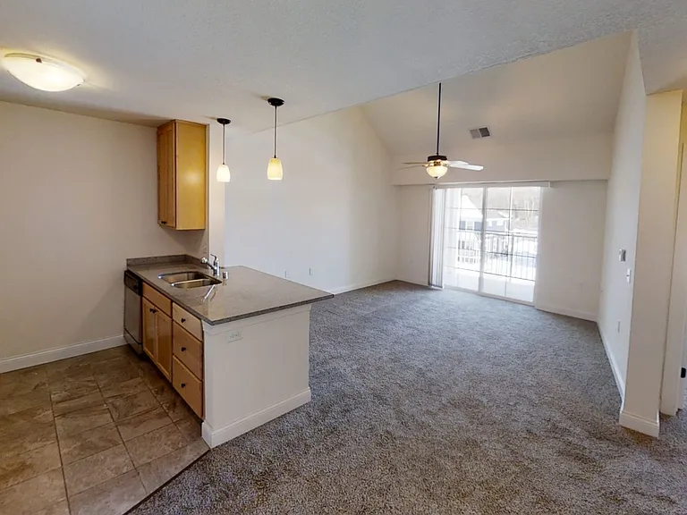 Delafield Woods Apartments — Photo 7