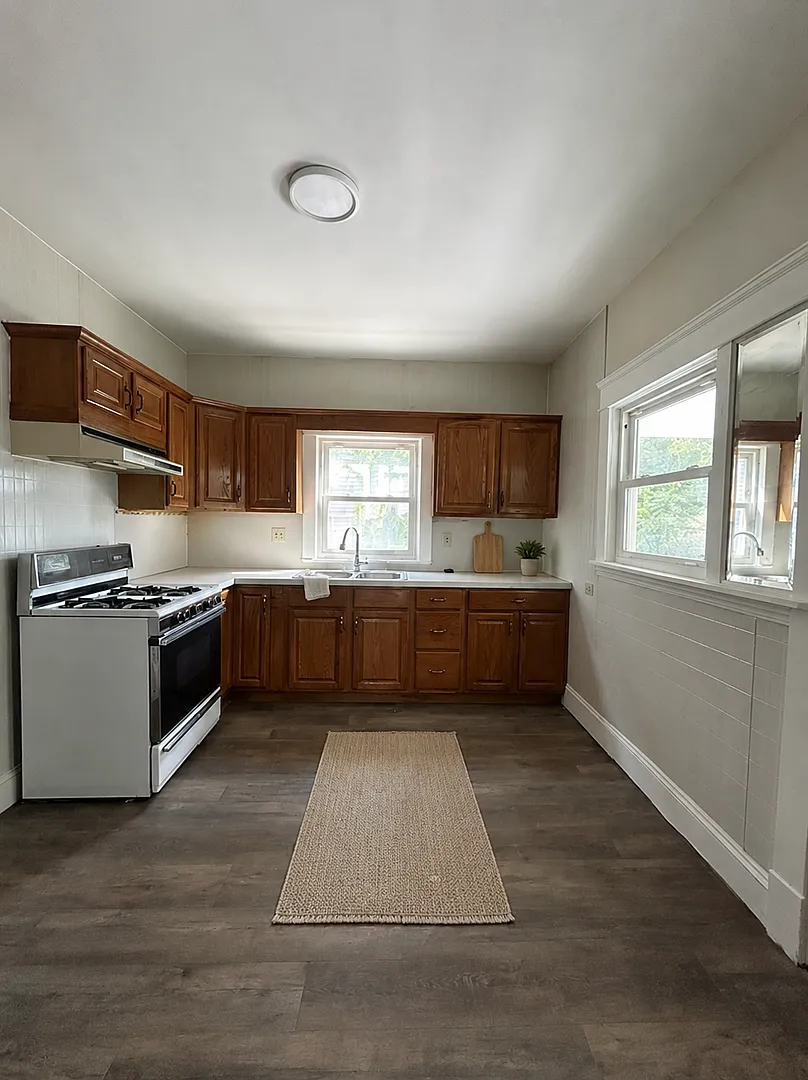 Room to Spread Out! 4-Bedroom Home with Basement & Storage Attic — Photo 4