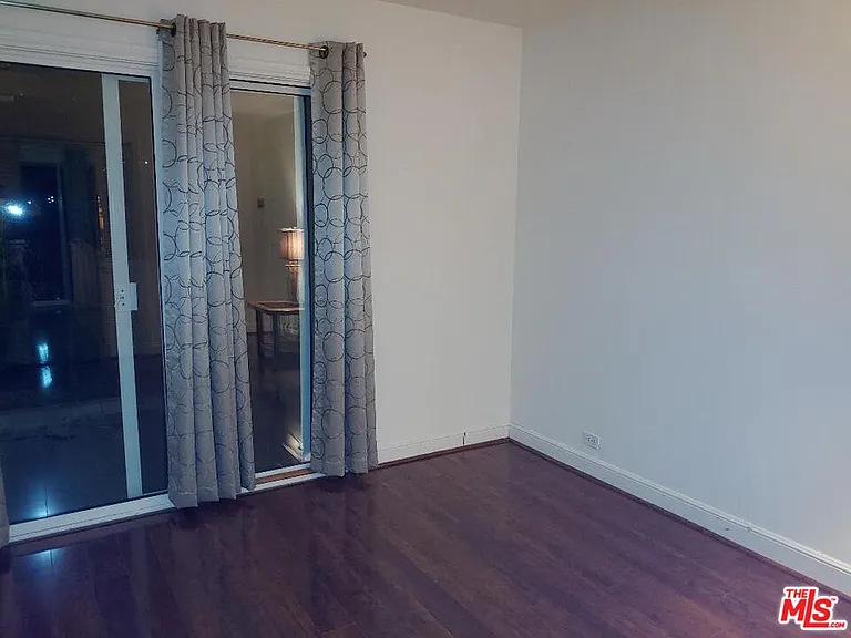 23918 De Ville Way #B — Photo 27