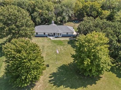 2211 Lakeview Dr, Paola, KS, 66071