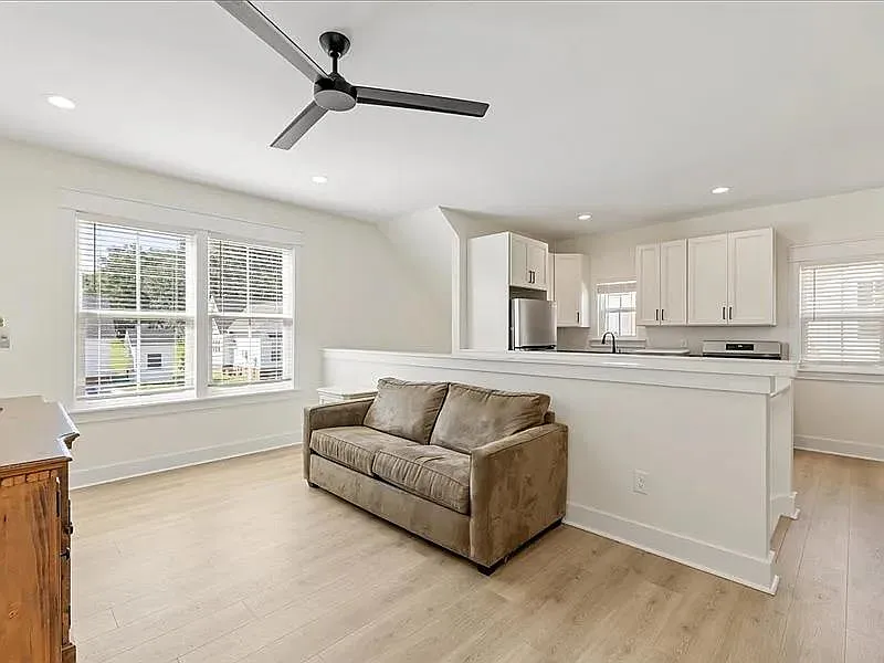 1 bed, 623 sqft, $1,800 — Photo 2
