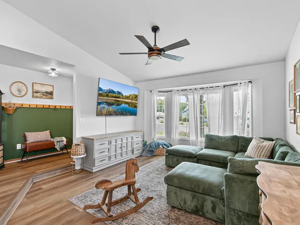 3004 Cheltenham Way, Medford, OR 97504