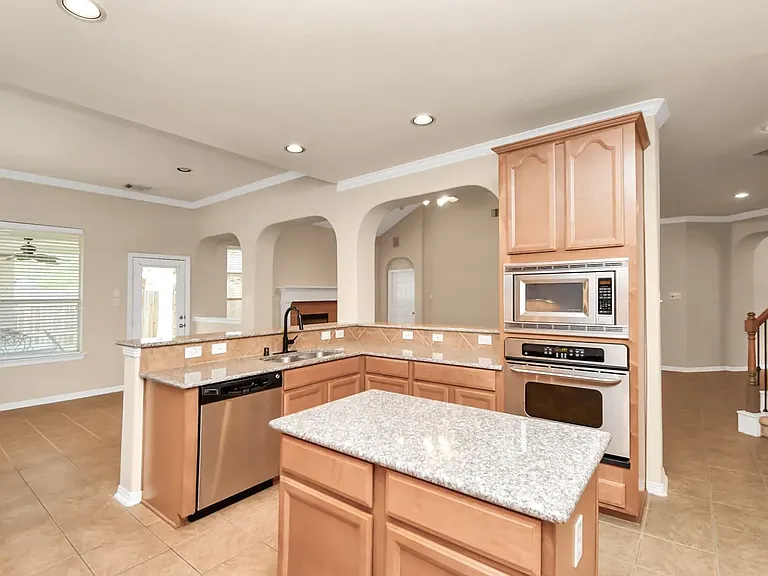 2504 Harbor Chase Dr — Photo 12