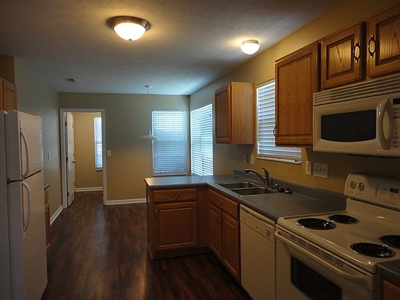 4th image of 7638 Hyatts Ln
