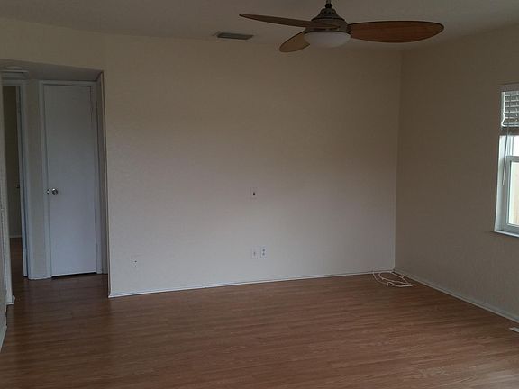 4th image of 7112 36th Ave N