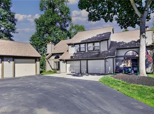 3841 Northwoods Ct NE UNIT 4, Warren, OH 44483