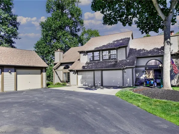 3841 Northwoods Ct NE Unit 4, Warren, OH 44483
