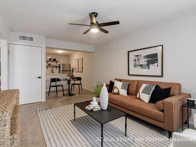 1615 N 51st St #4 — Photo 3
