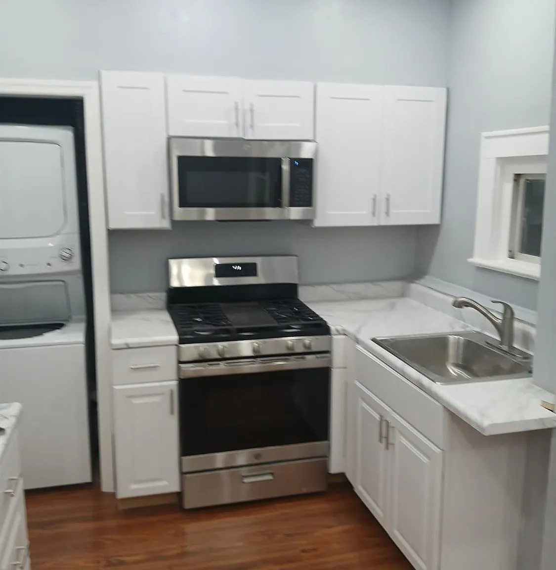 2 bed, 1.0 bath, 1400 sqft, $2,150 — Photo 2