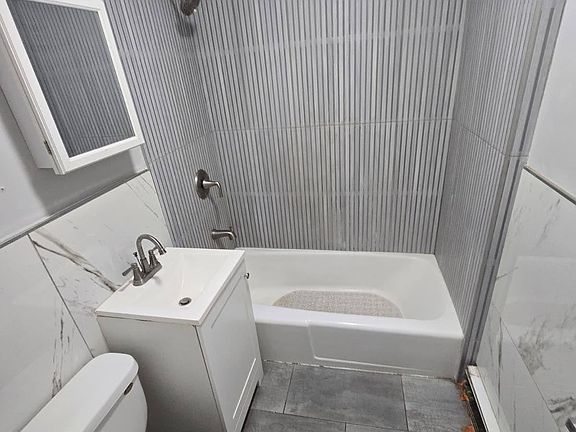 2nd image of 233-235 Niles St #3