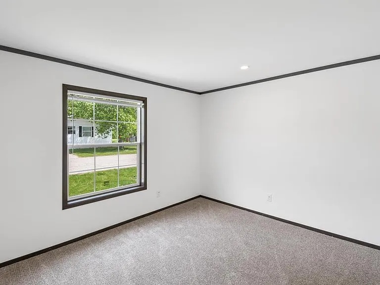215 N McKay Ave — Photo 11