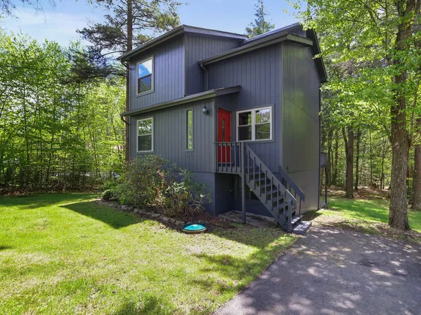 1249 Country Club Dr, Gouldsboro, PA 18424