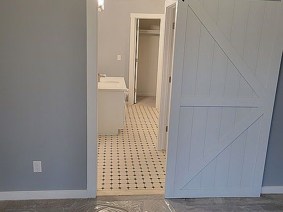 5th image of 10557 Skeman Rd