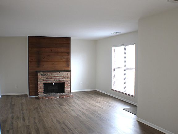 3rd image of 2827 SW Prairie Rd APT 36