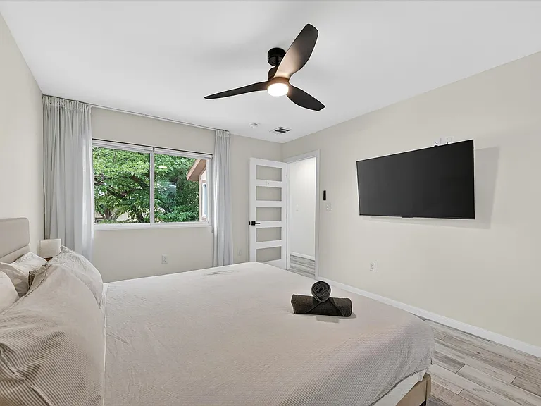 5912 Harvest Hill Rd — Photo 14