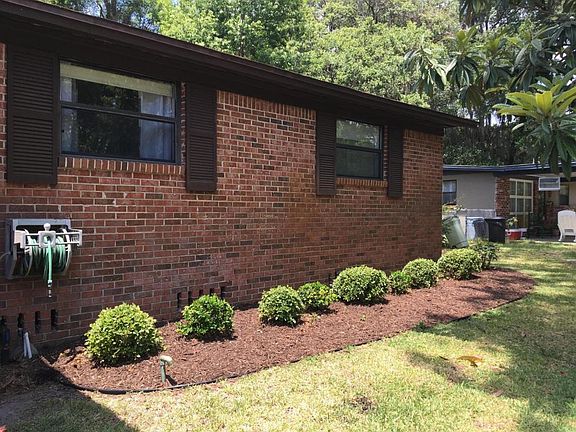 4th image of 2810 Robinette Dr