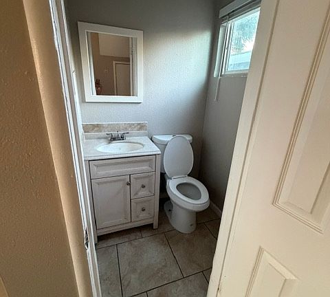 3rd image of 1690 Ellen Ave #4