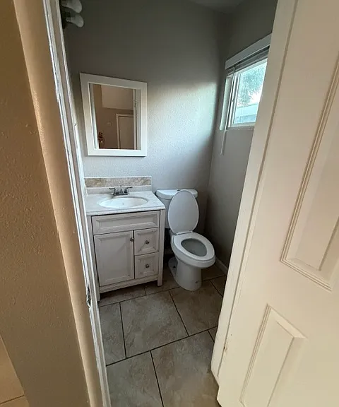 1690 Ellen Ave #4 — Photo 3