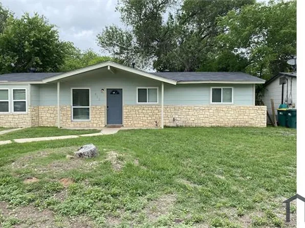 413 W Aviation Blvd, Universal City, TX 78148