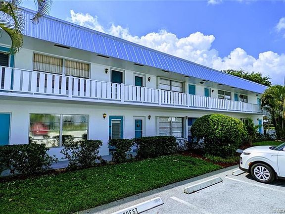 2nd image of 2929 SE Ocean Blvd APT 105-4