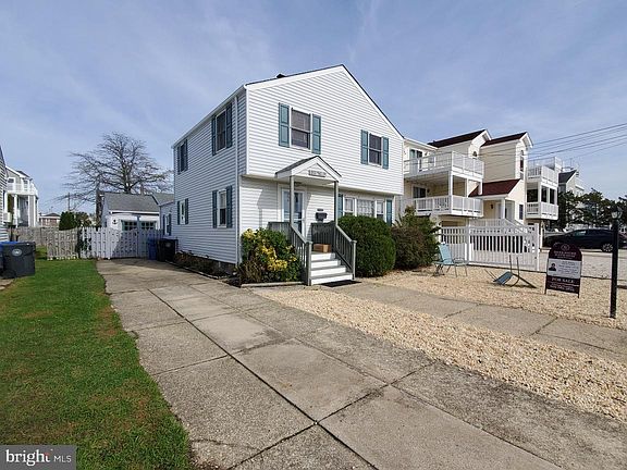 2nd image of 429-431 Engleside Ave