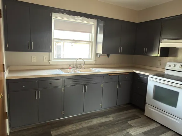 501 Randall St APT 1, Waukesha, WI 53188