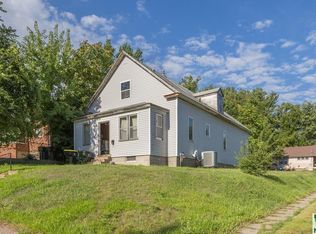 1921 Isabella St, Sioux City, IA 51103