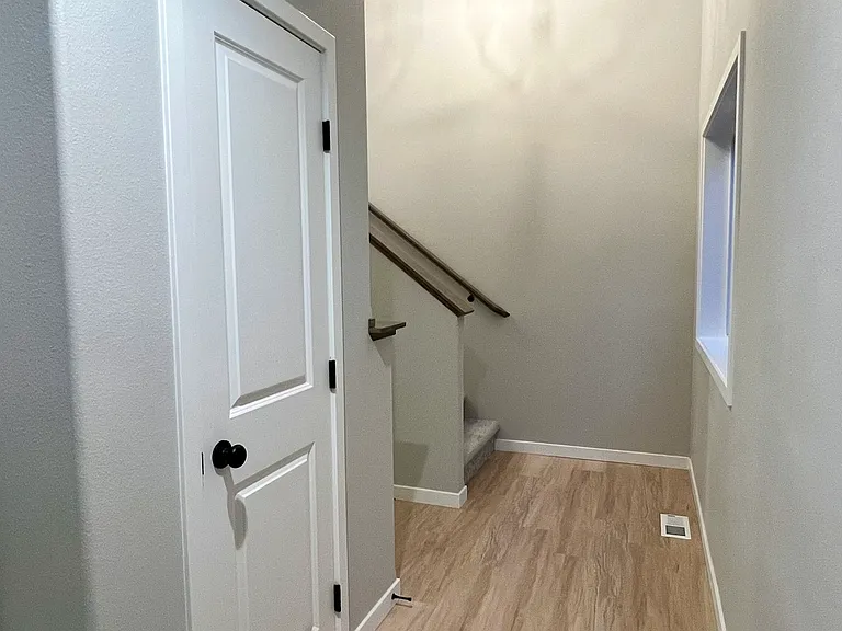 6868 Thomas St — Photo 2