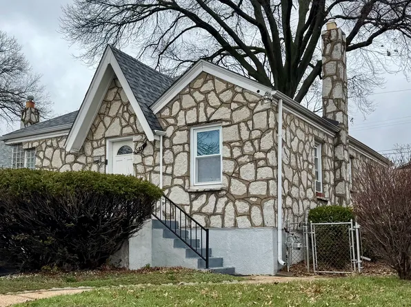 6917 Claremore Dr, Saint Louis, MO 63121