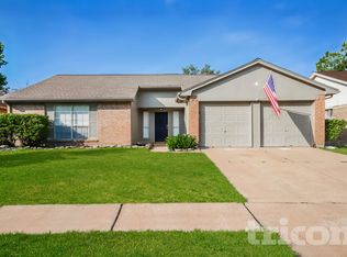 6826 Blue Ridge Dr, Richmond, TX 77469
