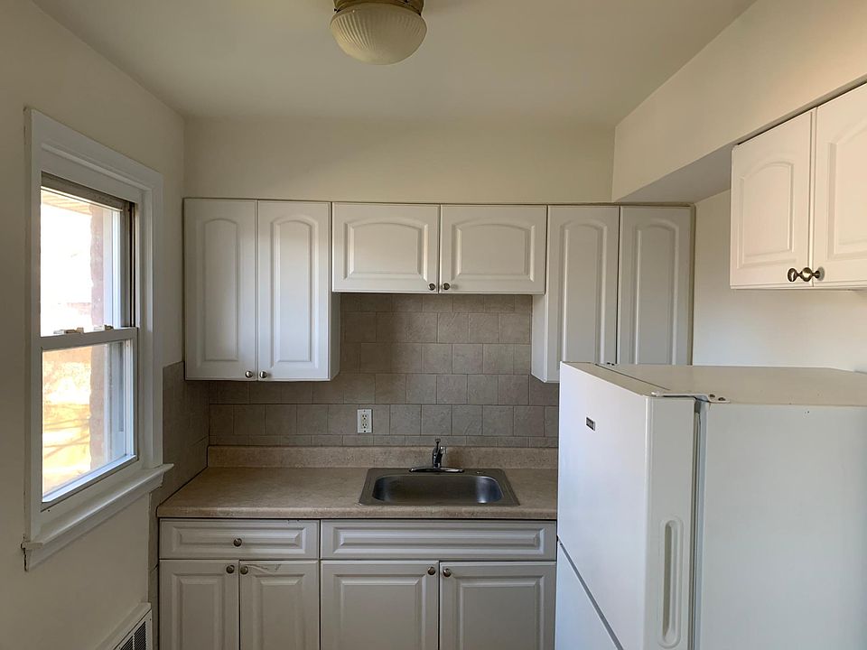 1st image of 65 Chestnut St #2