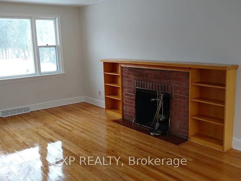 44 Clearview Ave — Photo 3