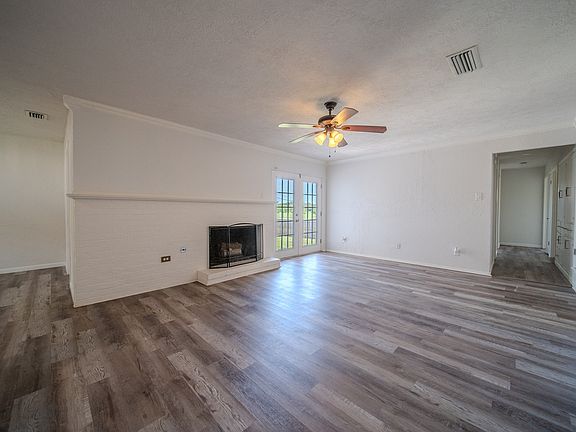 5th image of 2513 Belhaven Dr