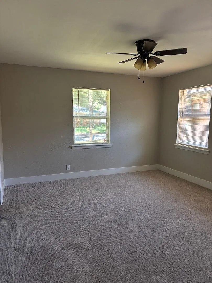 Nicely Remodeled 3/2 in West Sherman! — Photo 4
