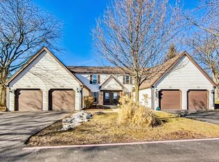 2452 Devonshire Ct, Aurora, IL 60502