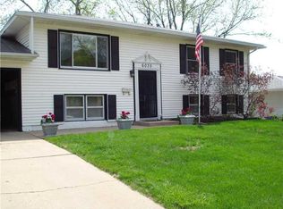 6035 Crestridge Ave SW, Cedar Rapids, IA 52404