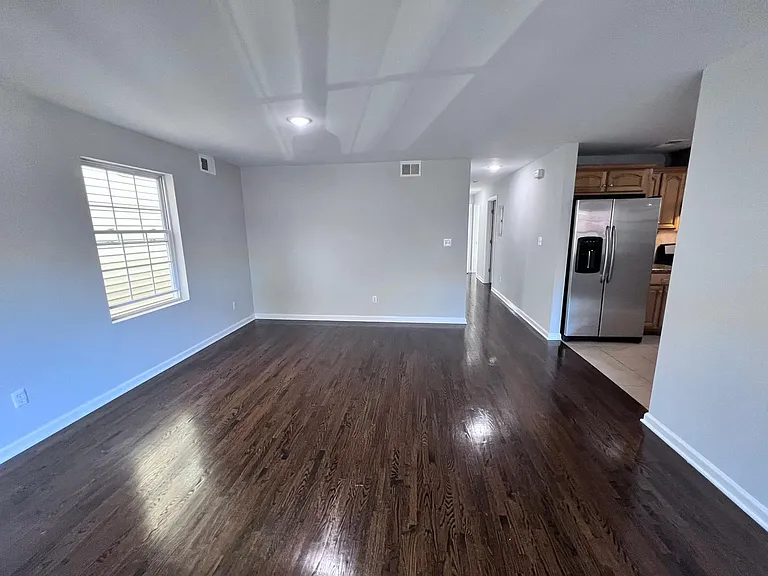 629 Roosevelt Ave #FF — Photo 1