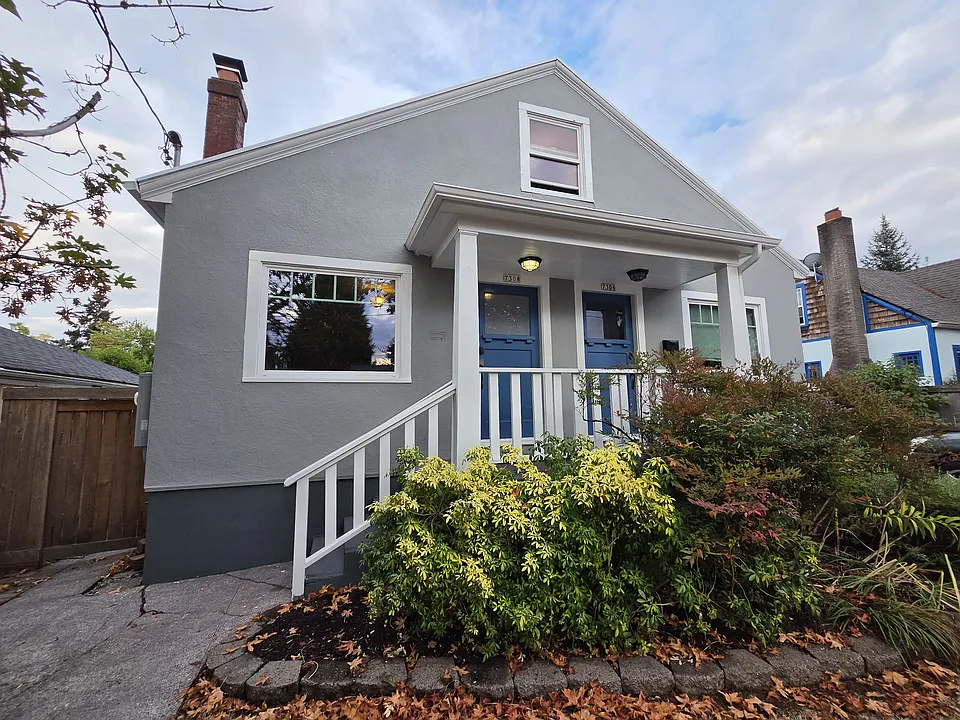 7306-7308 N Denver Ave