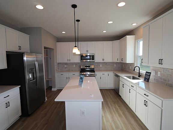 4th image of 5466 Winterglow Dr