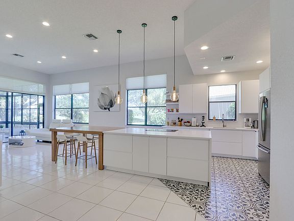 5th image of 4525 Barclay Fair Way