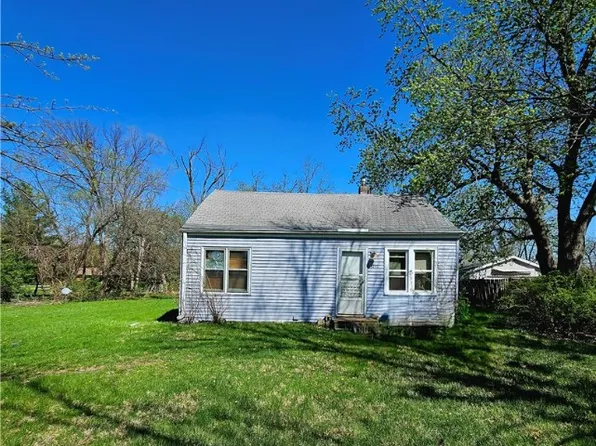 4295 NE 28th St, Des Moines, IA 50317