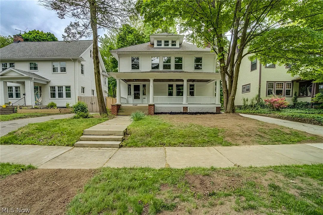 3046 Euclid Heights Blvd photo 1