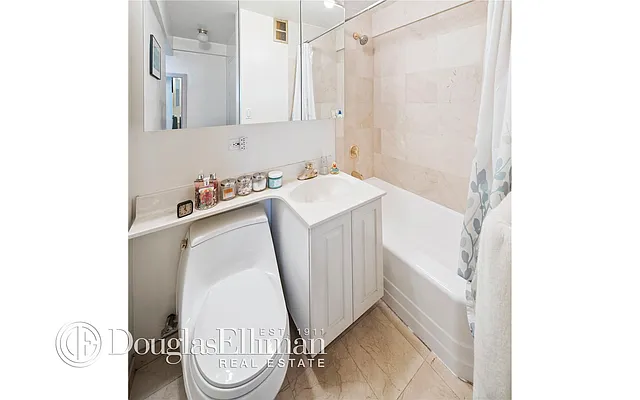 Rented by Douglas Elliman | media 5