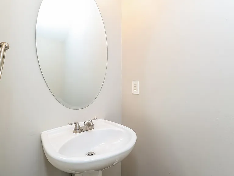 7823 Montbrook Dr — Photo 16